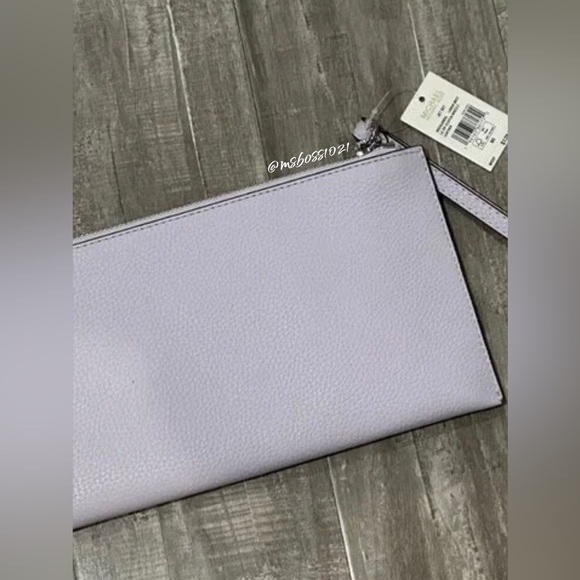 Michael Kors Large Zip Pebbled Leather Wristlet Lavender Mist BRAND NEW - Picture 2 of 4